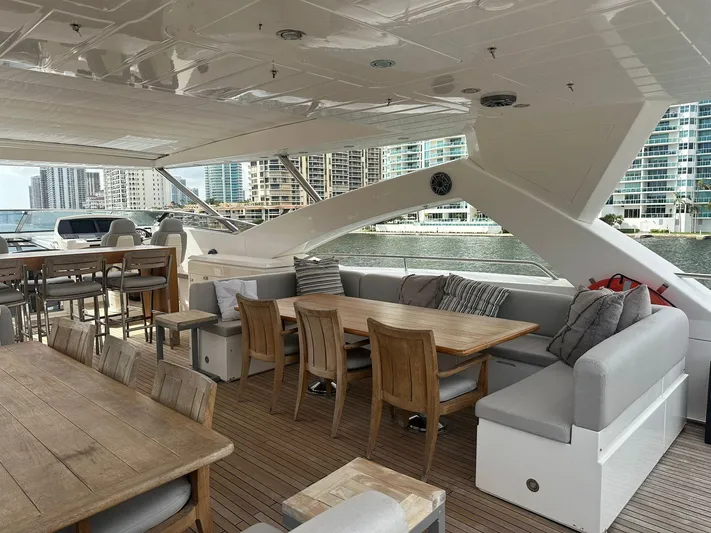 Blue Yacht Photos Pics 