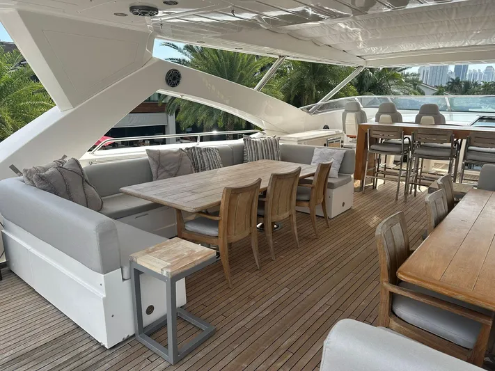 Blue Yacht Photos Pics 