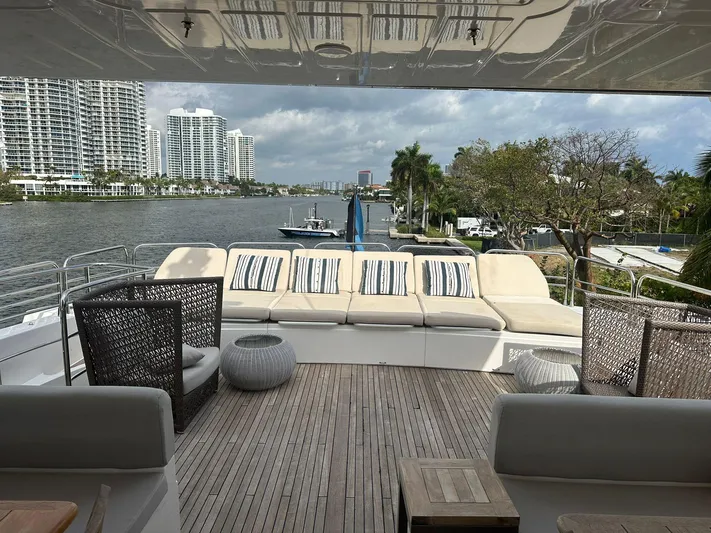 Blue Yacht Photos Pics 