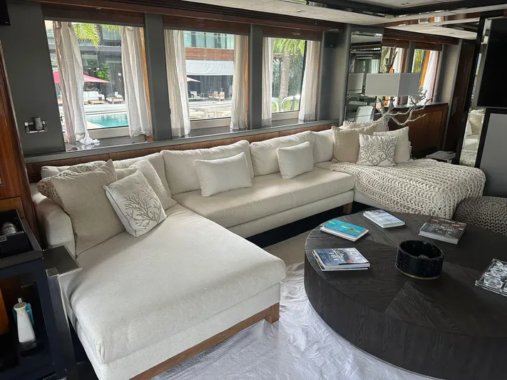 Blue Yacht Photos Pics 