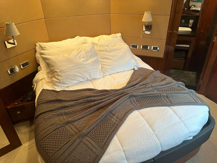 Blue Yacht Photos Pics 