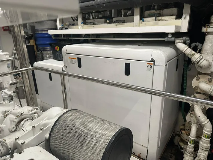 Blue Yacht Photos Pics 