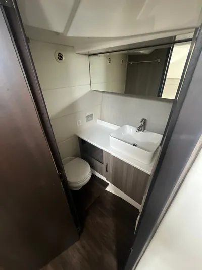  Yacht Photos Pics 2021 REGAL 38 SAV - Image 28