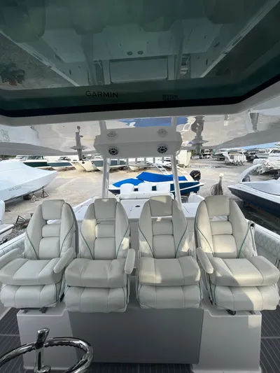  Yacht Photos Pics 2021 REGAL 38 SAV - Image 7