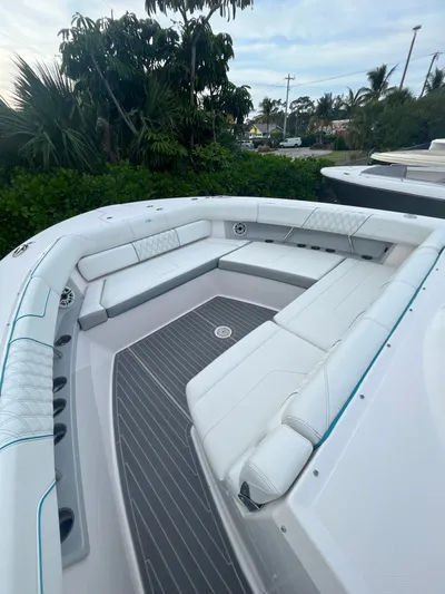  Yacht Photos Pics 2021 REGAL 38 SAV - Image 20