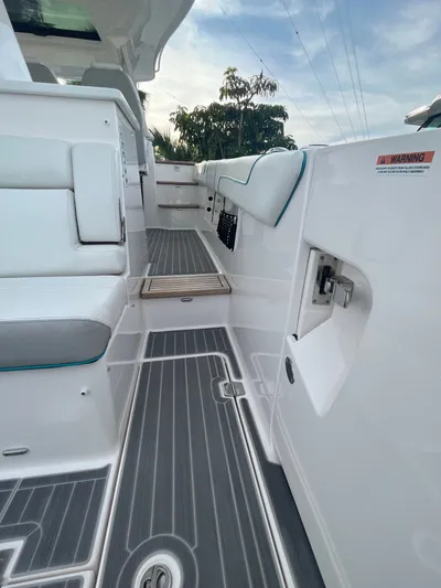  Yacht Photos Pics 2021 REGAL 38 SAV - Image 15