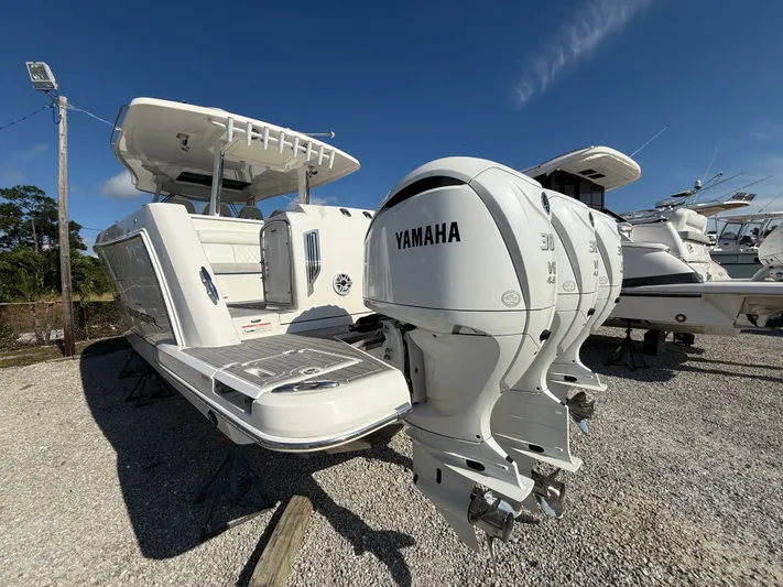  Yacht Photos Pics 2021 REGAL 38 SAV - Image 8