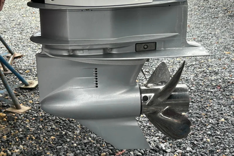 Esc Key Yacht Photos Pics Four blade stainless steel prop