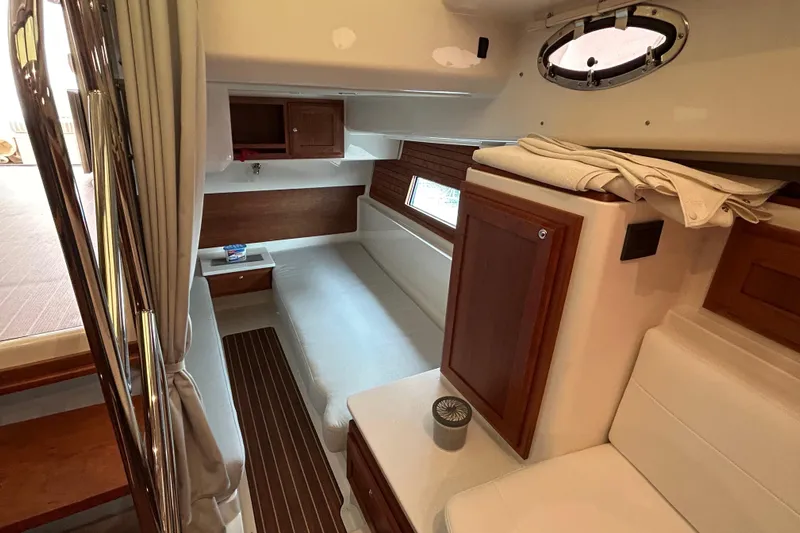 Esc Key Yacht Photos Pics Mid cabin with view aft. Twin beds with privacy curtains
