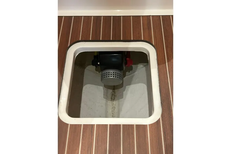 Esc Key Yacht Photos Pics Bow thruster access