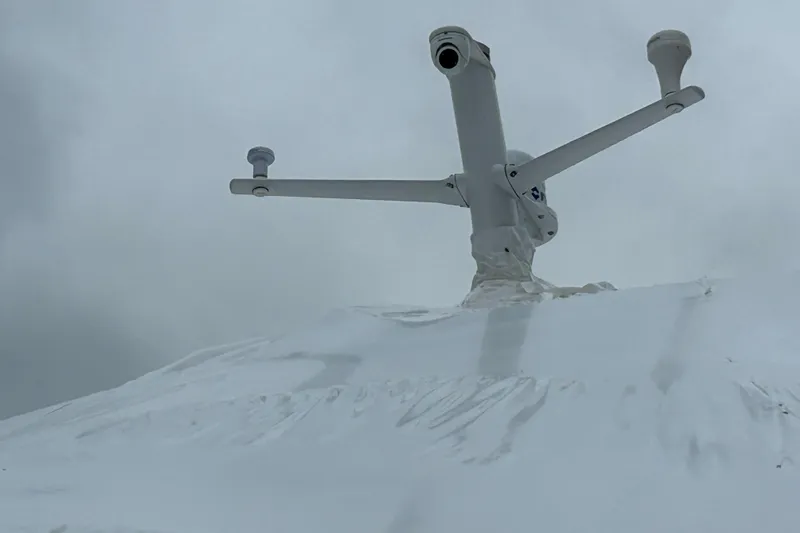 Esc Key Yacht Photos Pics Mast with aft facing camera