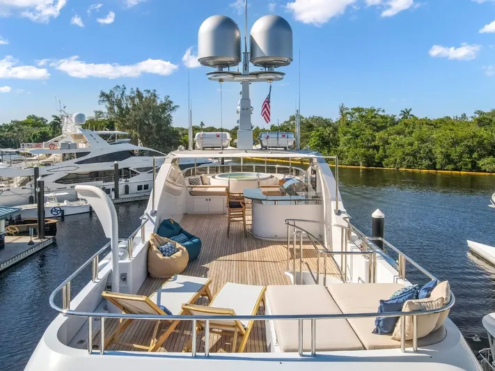 Just Enough Yacht Photos Pics 