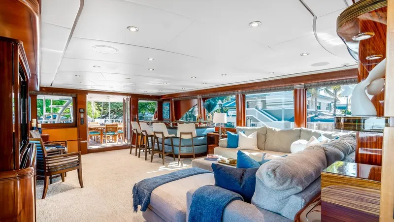 Just Enough Yacht Photos Pics 