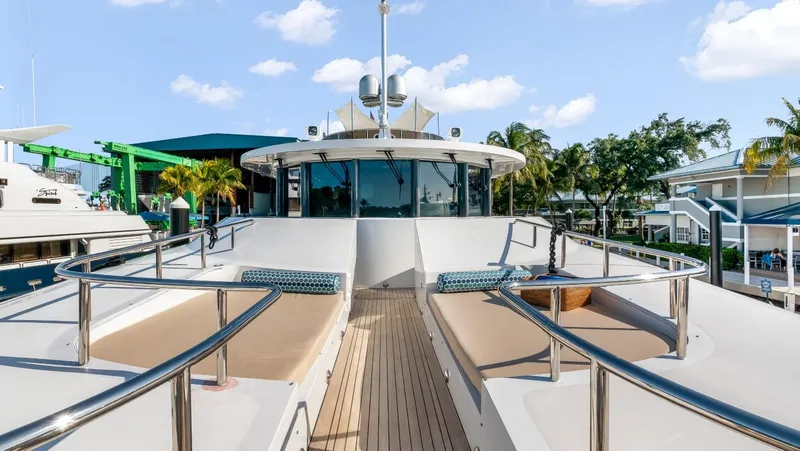 Just Enough Yacht Photos Pics 