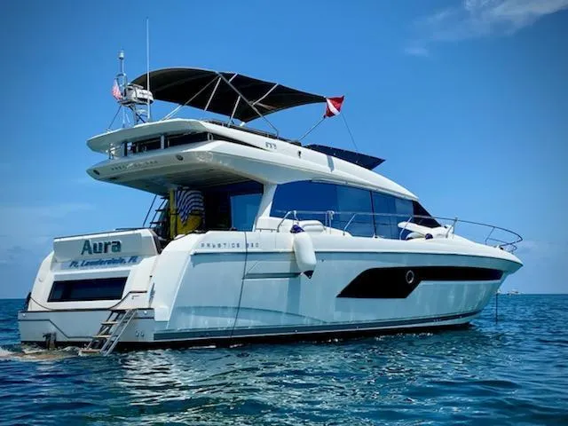 Aura Yacht Photos Pics 