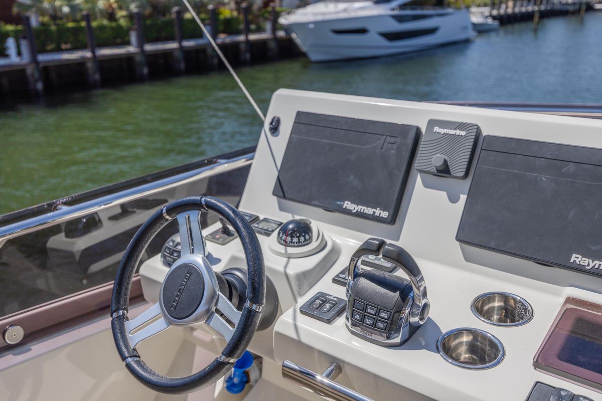 2018 Prestige 52 