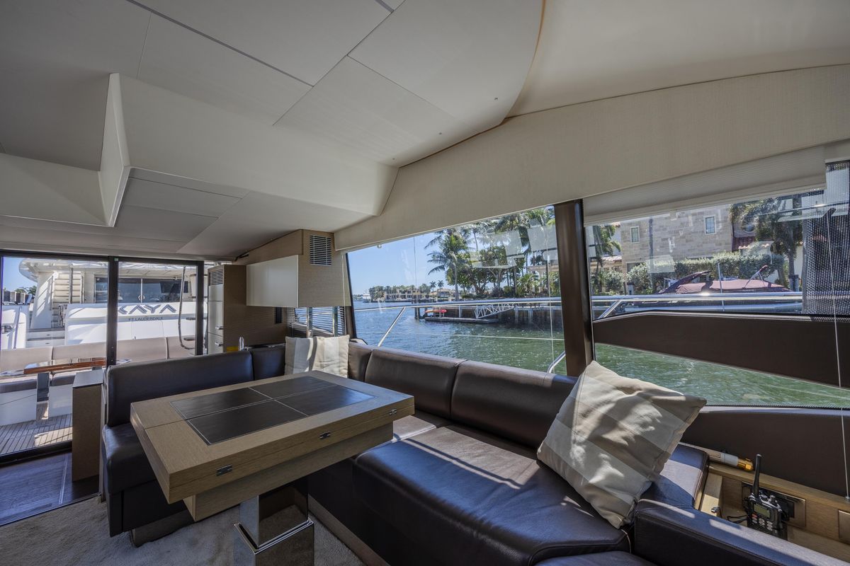 2018 Prestige 52 