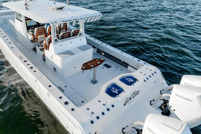  Yacht Photos Pics 2023 Freeman 43 boat with Mercury engines on open water.