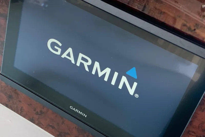 Lou Alice Yacht Photos Pics Garmin display screen on 2000 Sea Ray Sundancer boat dashboard.