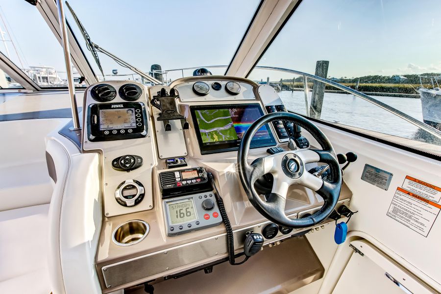 2009 Cruisers Yachts 390 Sports Coupe