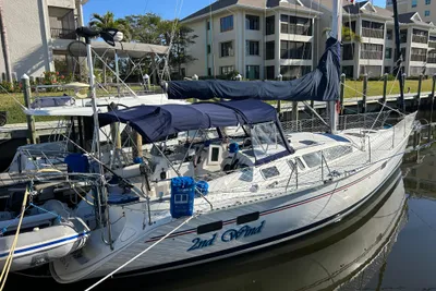 Hunter 40.5 Legend