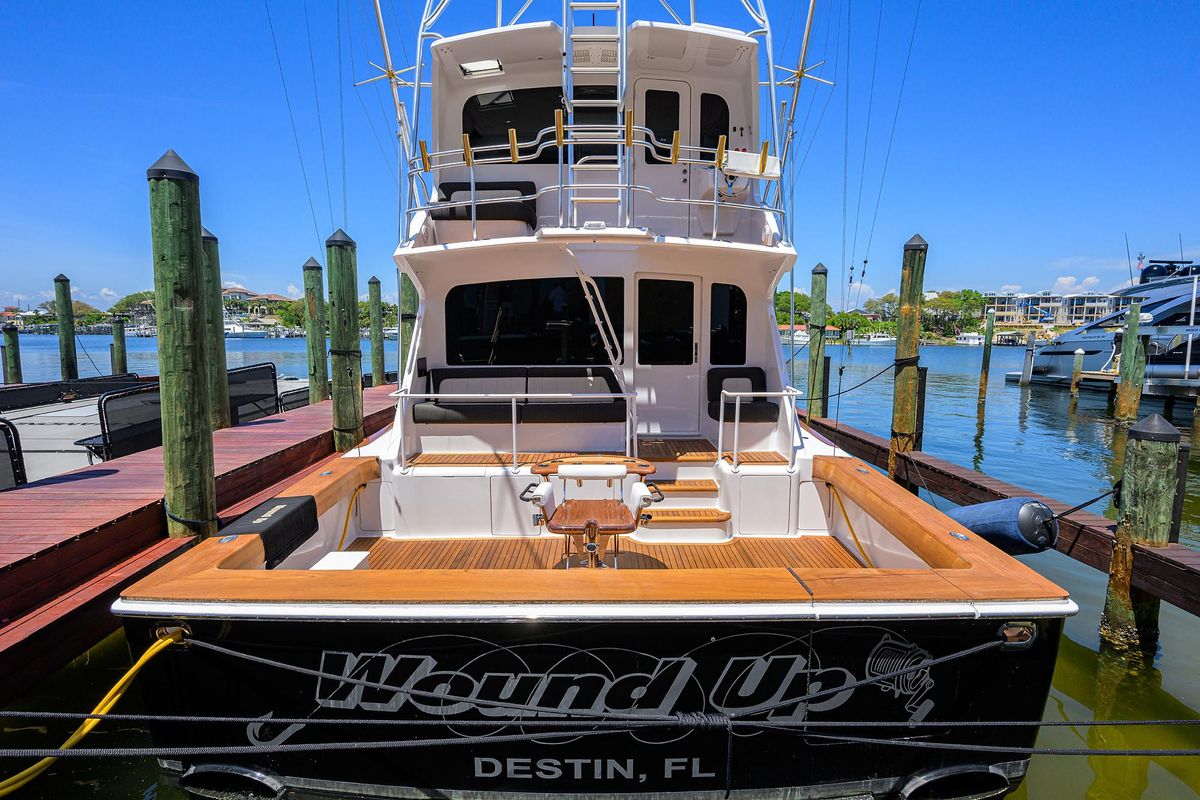 2004 Viking 65 