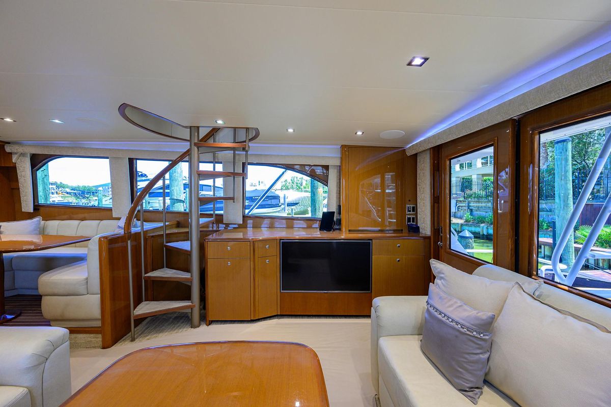2004 Viking 65 