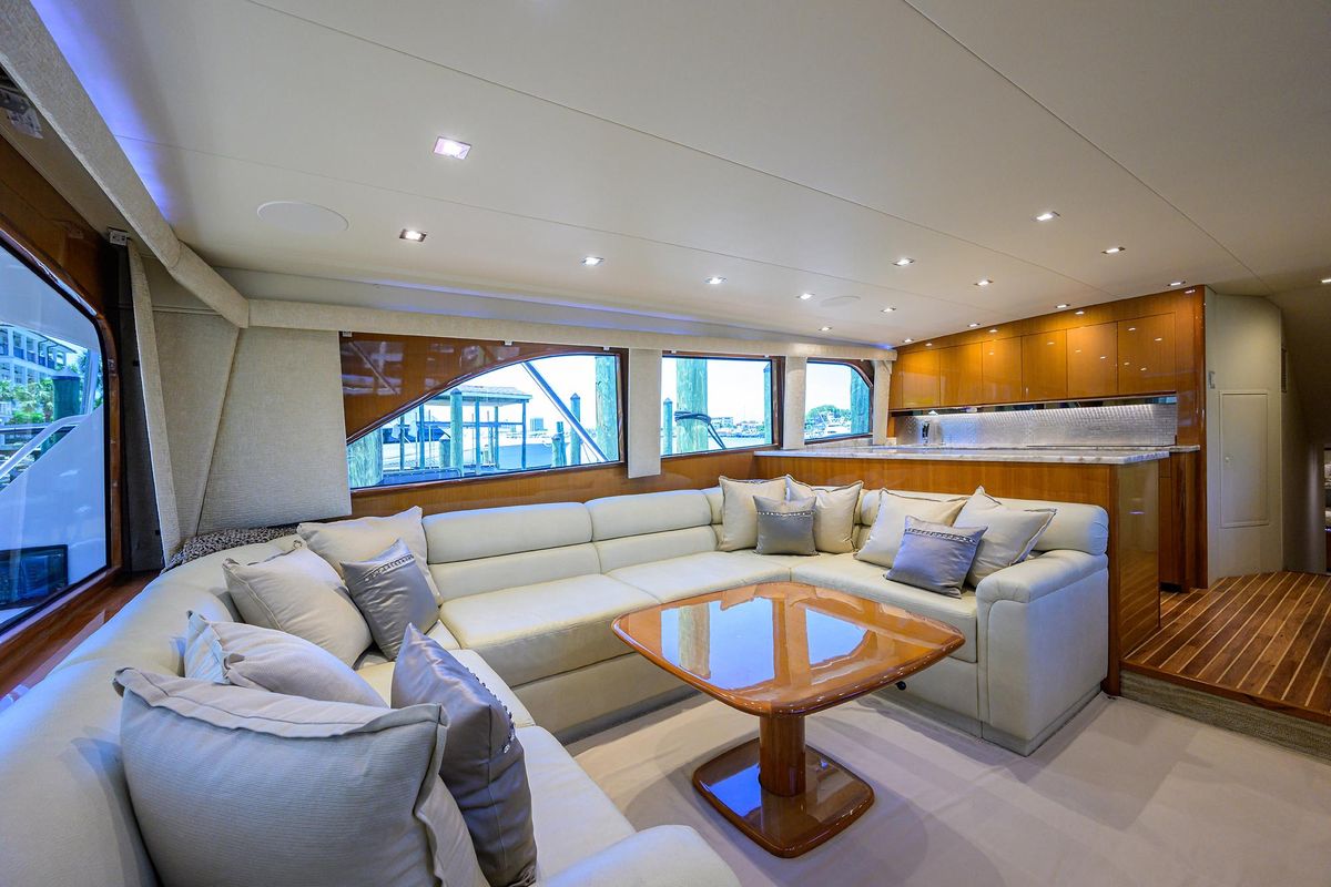 2004 Viking 65 