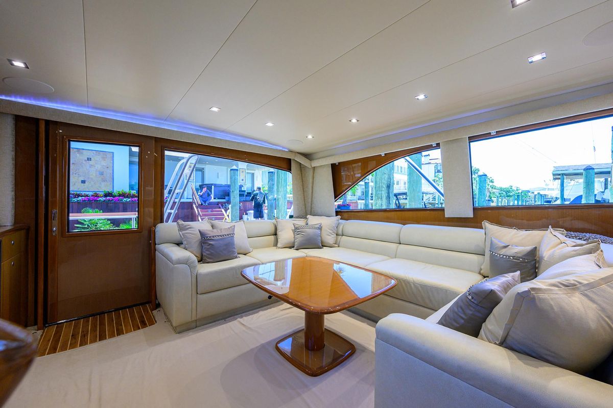 2004 Viking 65 