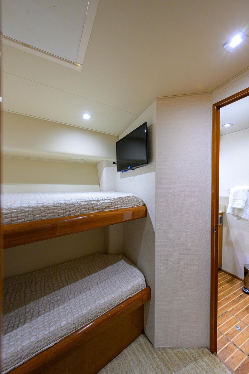 2004 Viking 65 