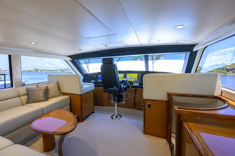 Enclosed Bridge W/tower Yacht Photos Pics 