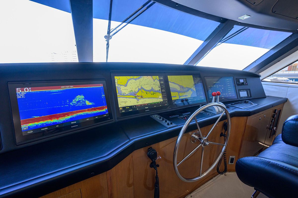 2004 Viking 65 