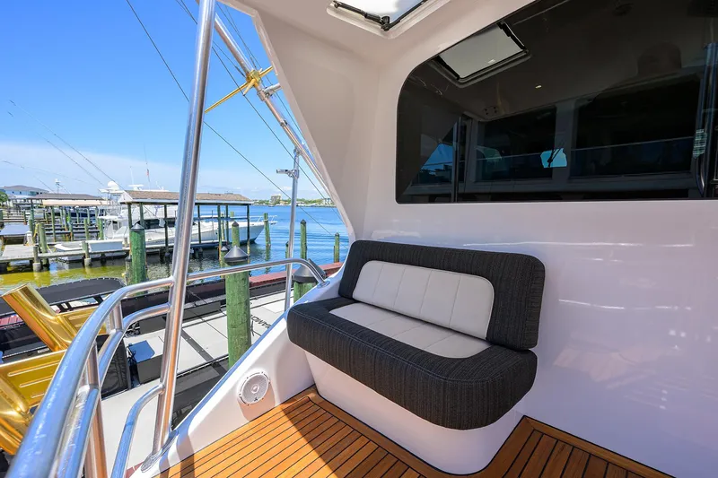 Enclosed Bridge W/tower Yacht Photos Pics 