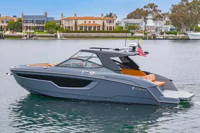Cruisers Yachts 38 GLS