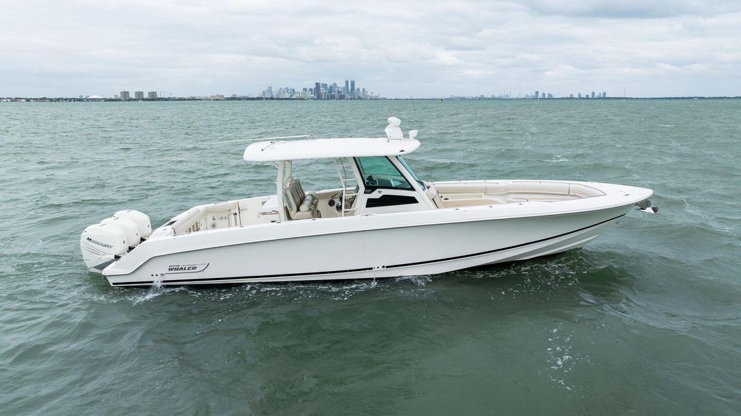 2018 Boston Whaler 380 Outrage