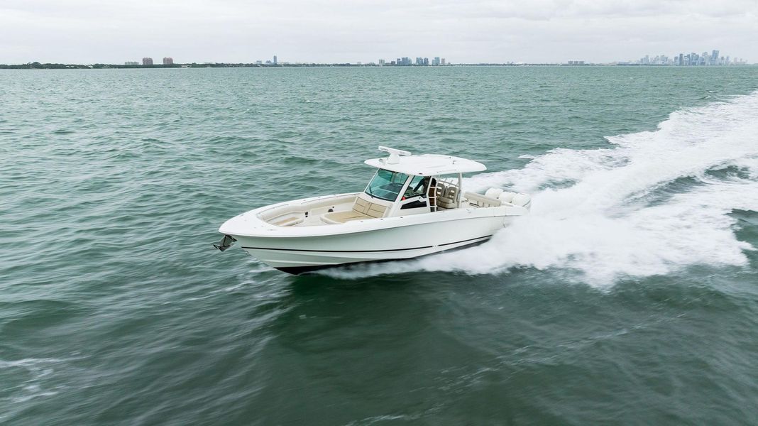 2018 Boston Whaler 380 Outrage