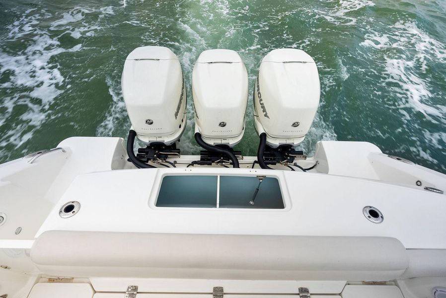 2018 Boston Whaler 380 Outrage