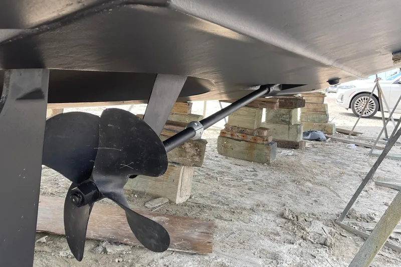 Sudden Comfort Yacht Photos Pics 