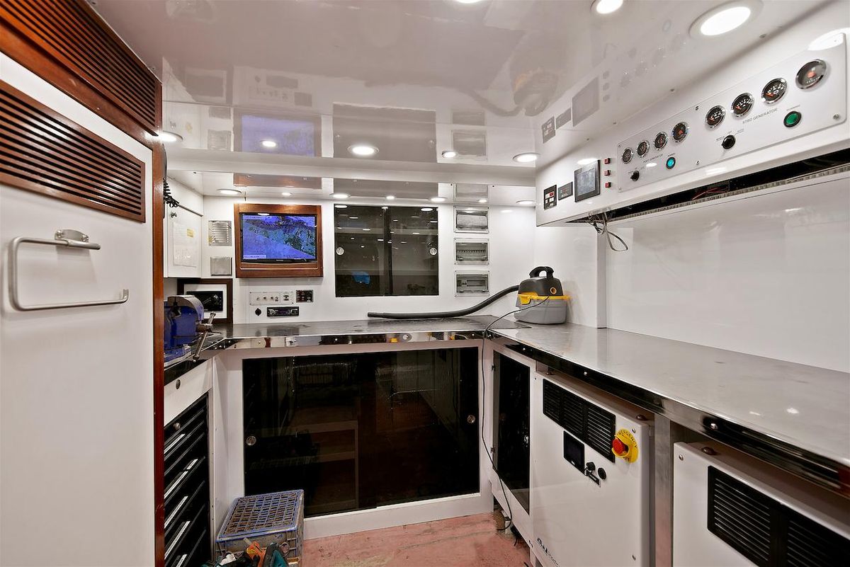 2001 Crescent 120 