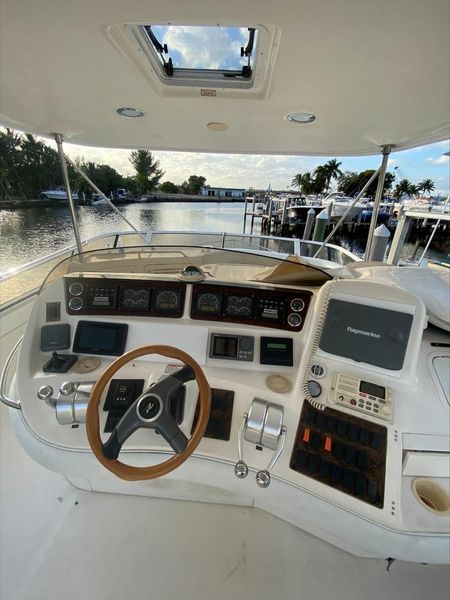 2001 Sea Ray 480 Sedan Bridge