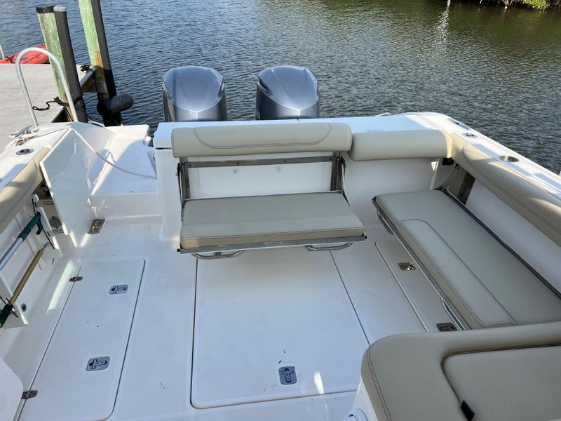 2017 Pursuit DC 325 Dual Console