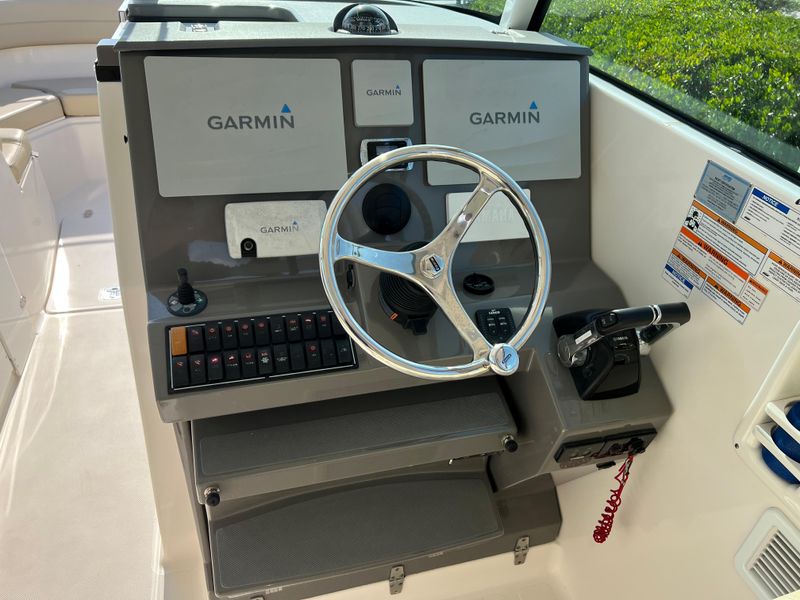 2017 Pursuit DC 325 Dual Console