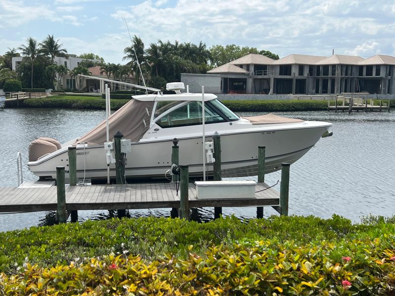 2017 Pursuit DC 325 Dual Console