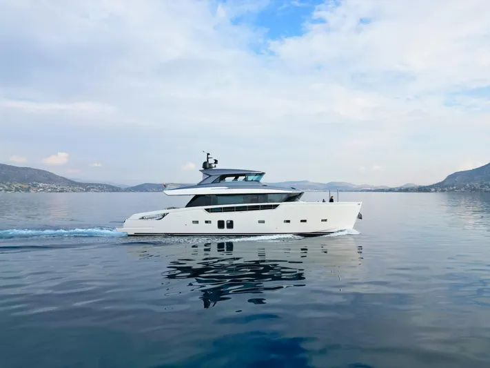 Love Is In The Air Yacht Photos Pics 