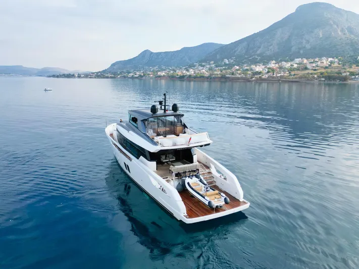 Love Is In The Air Yacht Photos Pics 