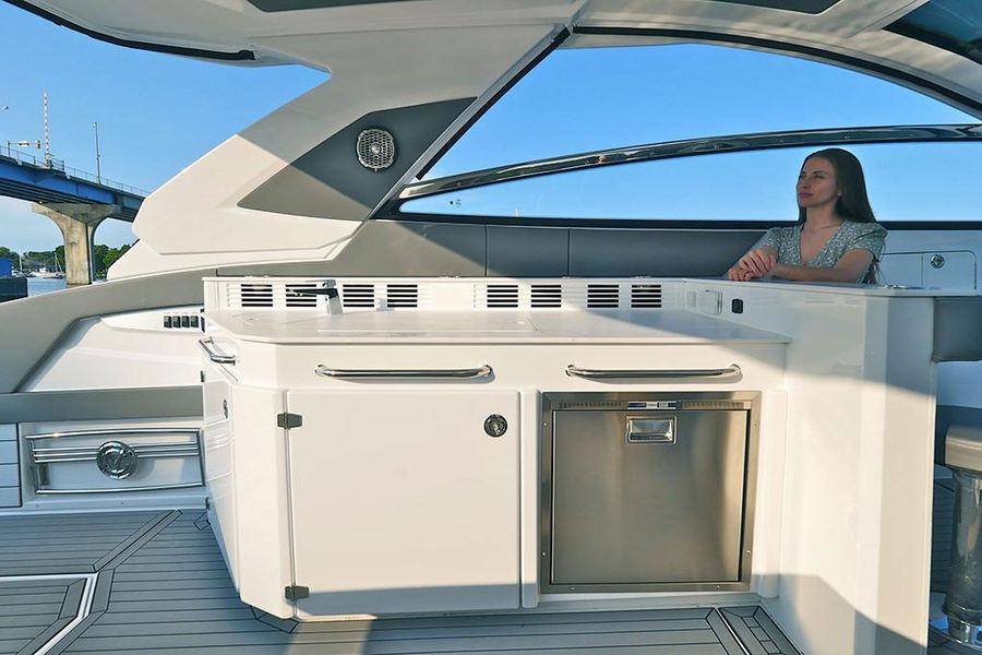 2022 Cruisers Yachts 42 GLS