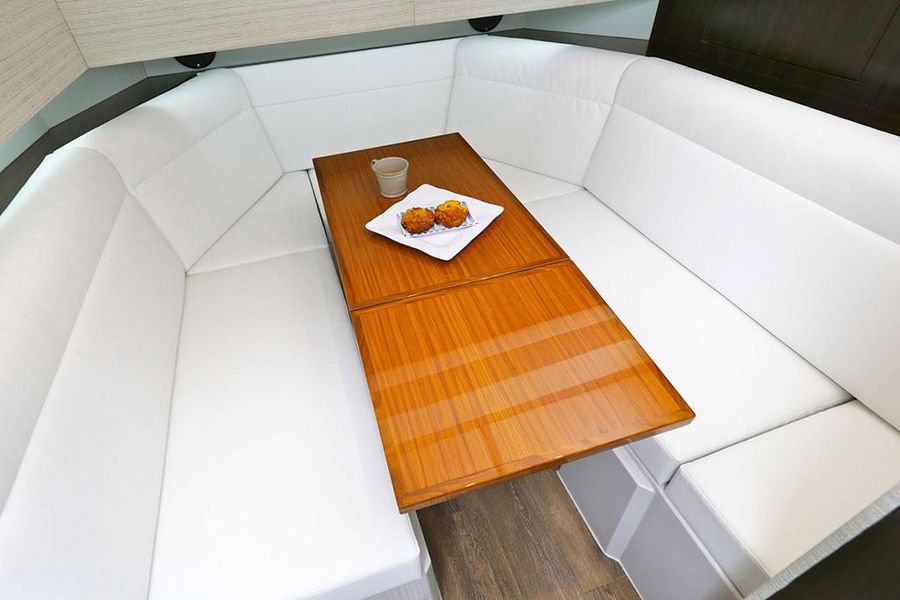 2022 Cruisers Yachts 42 GLS