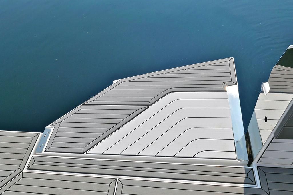 2021 Cruisers Yachts 42 