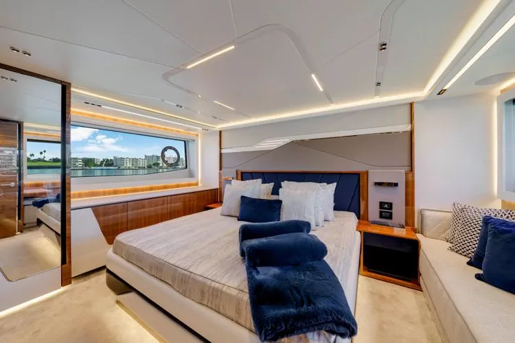  Yacht Photos Pics 2022 Sunseeker 65 Sport Yacht - Image 47