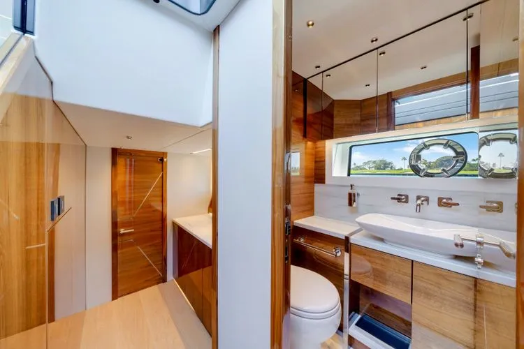  Yacht Photos Pics 2022 Sunseeker 65 Sport Yacht - Image 35